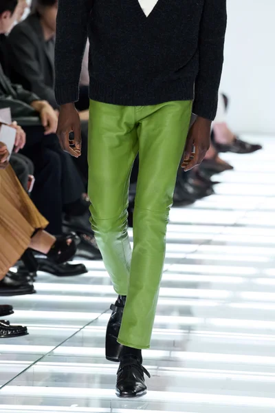 Look 64
